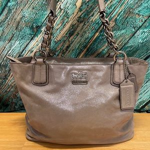 New! COACH Gray Silver Shimmer leather Handbag Purse Chain straps purple lining
